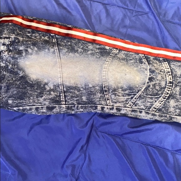 Skinny jeans! - Picture 2 of 3